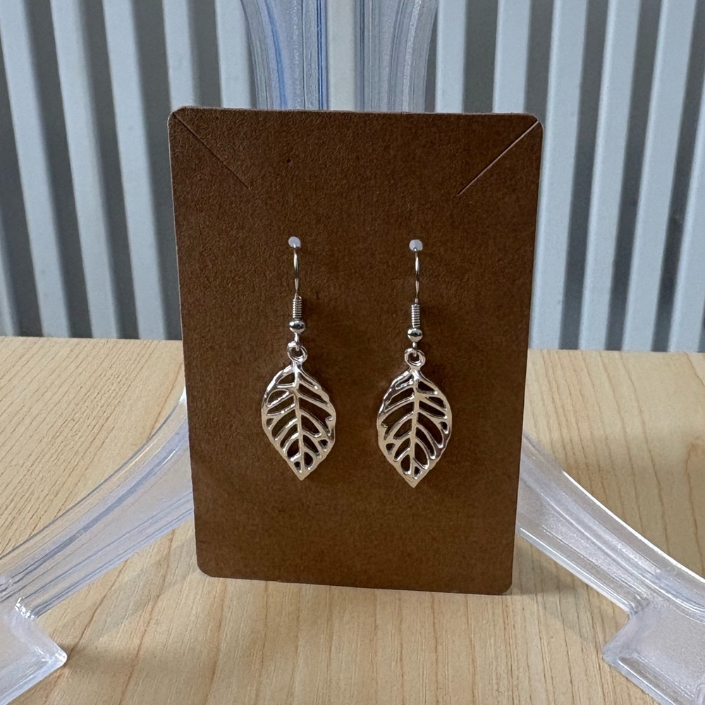 Hand Crafted Elegant Silver Leaf Earrings